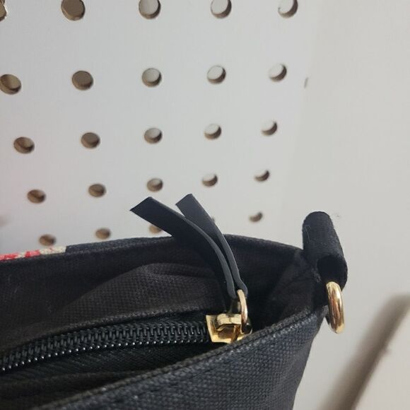 Victoria's Secret Roses Large Weekender Bag - Picture 5 of 12